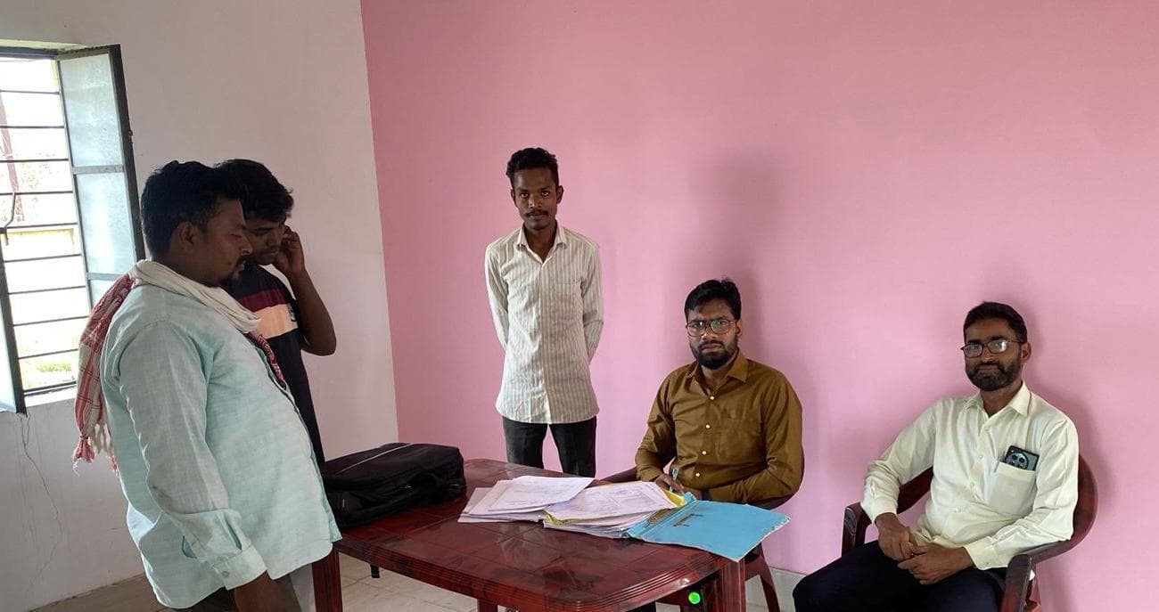 Giridih News :हेसला के तहसील भवन में सप्ताह में दो दिन बैठेंगे कर्मचारी