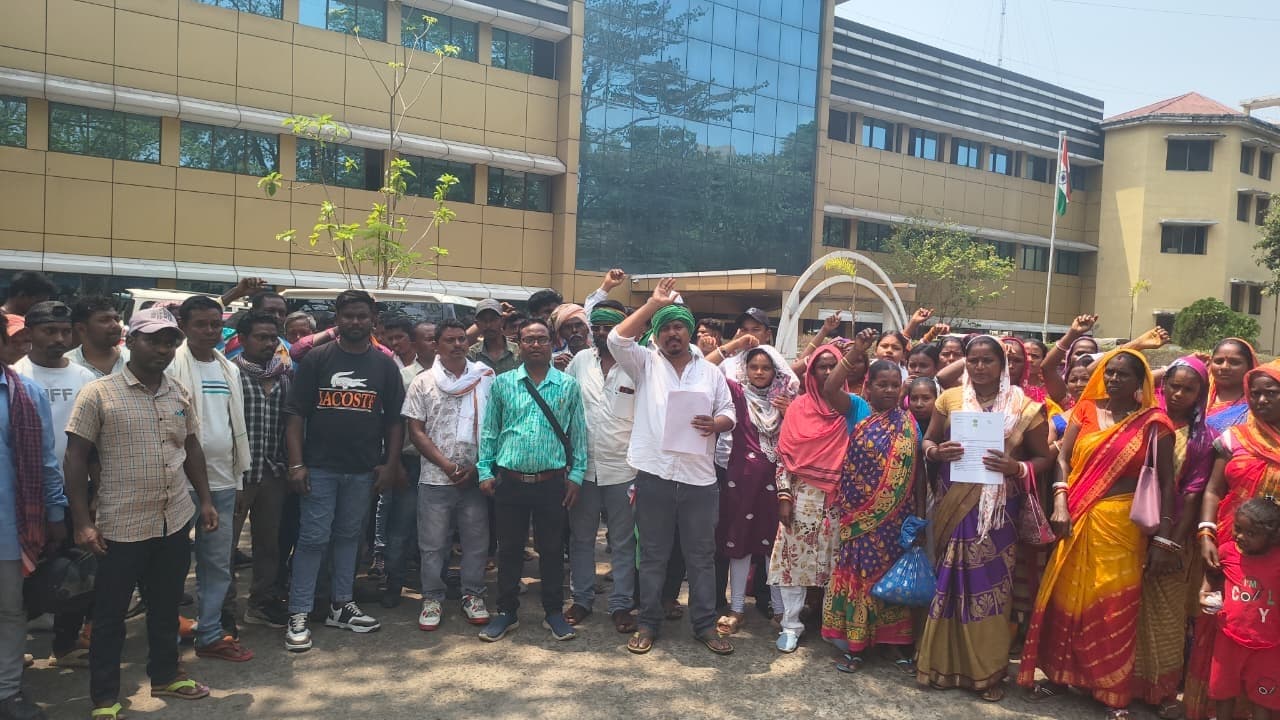 Jamshedpur News : आरक्षित सीट पर फर्जीवाड़ा? पंचायत सदस्य पर लगा ये गंभीर आरोप