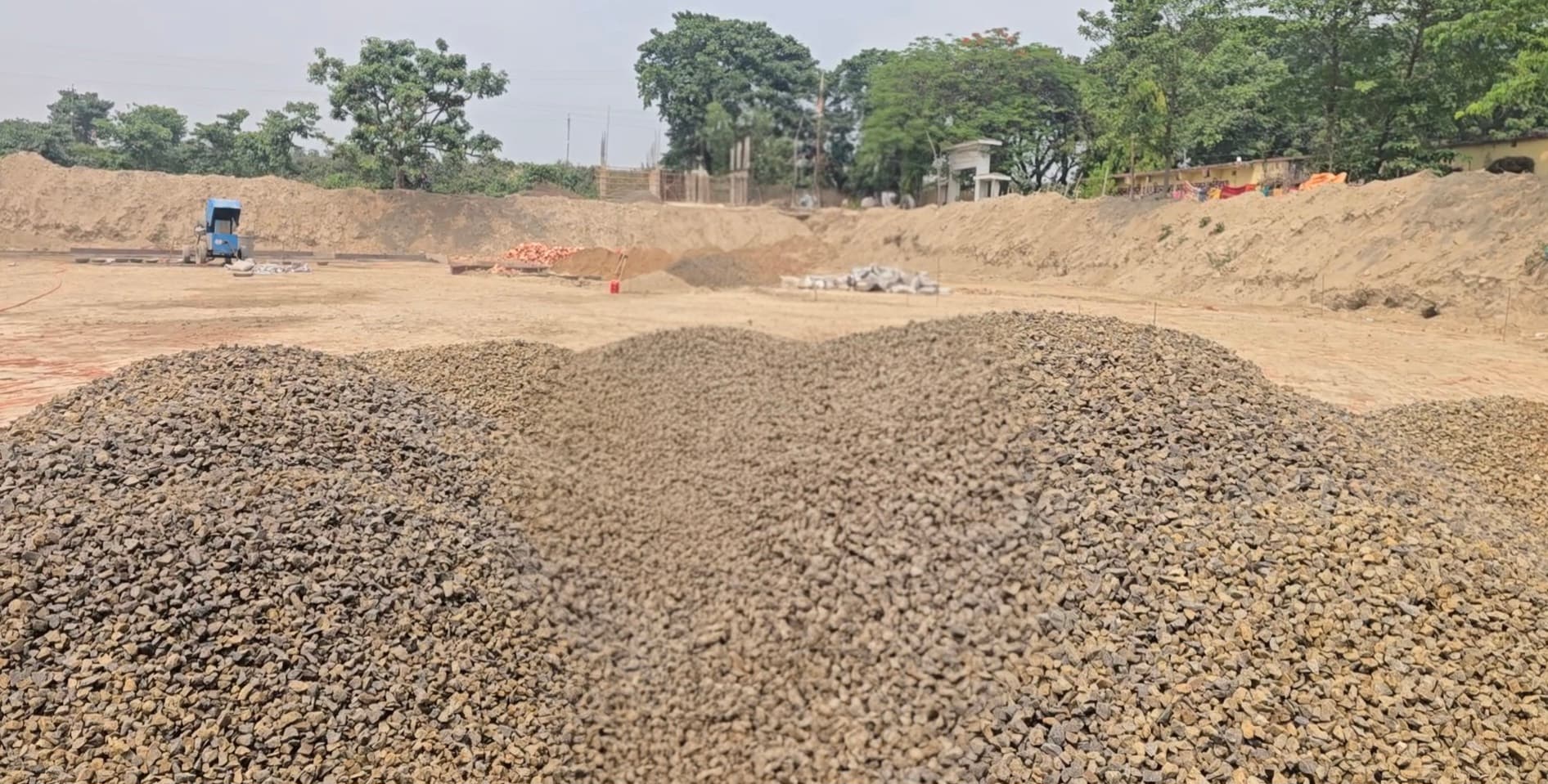 अंचल सह प्रखंड कार्यालय भवन निर्माण में अनियमितता