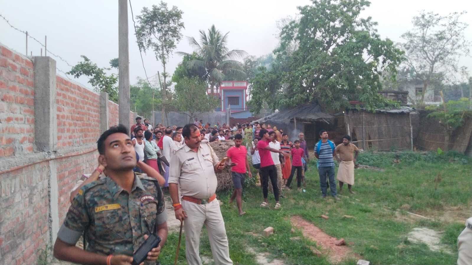 प्रेमी ने किया शादी से इंकार, नाबालिग चढ़ी मोबाइल टावर पर