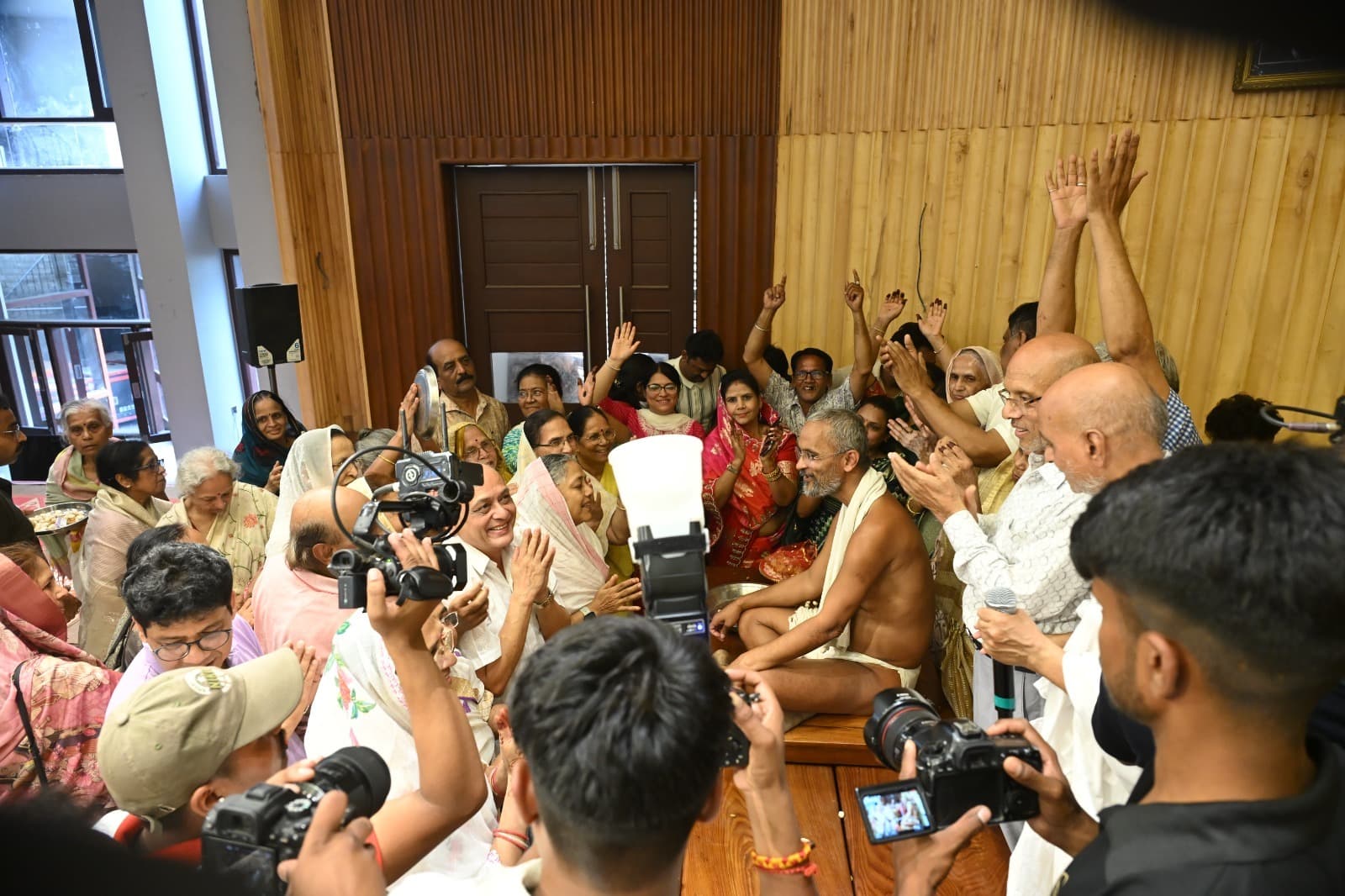 Giridih News :मनुष्य जन्म केवल भोग-विलास के लिए नहीं, बल्कि मोक्ष व आत्मशांति के लिए मिला है : प्रमाण सागर