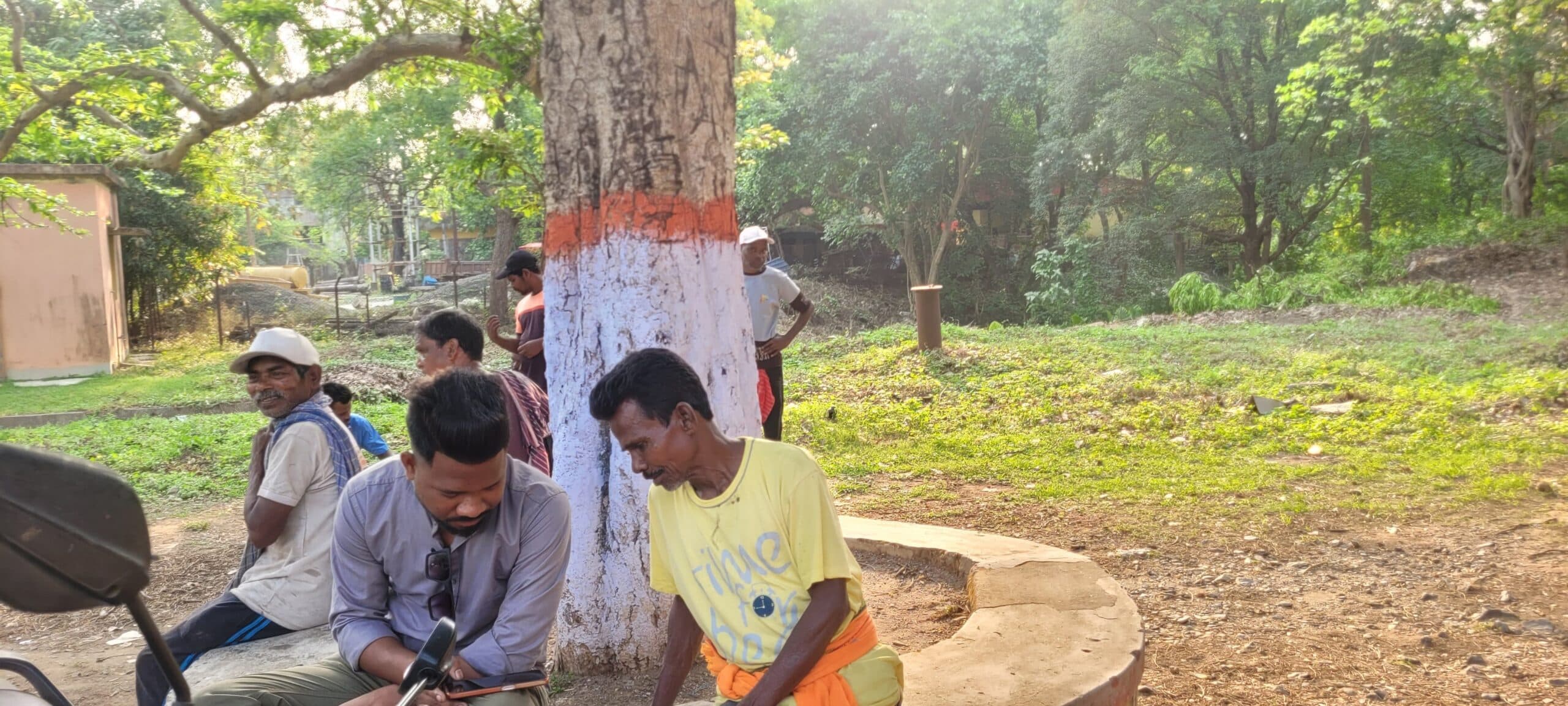 East Singhbhum News : वेतन नहीं मिलने से ठेका कर्मियों में बढ़ी नाराजगी, व्यवस्था पर उठे सवाल