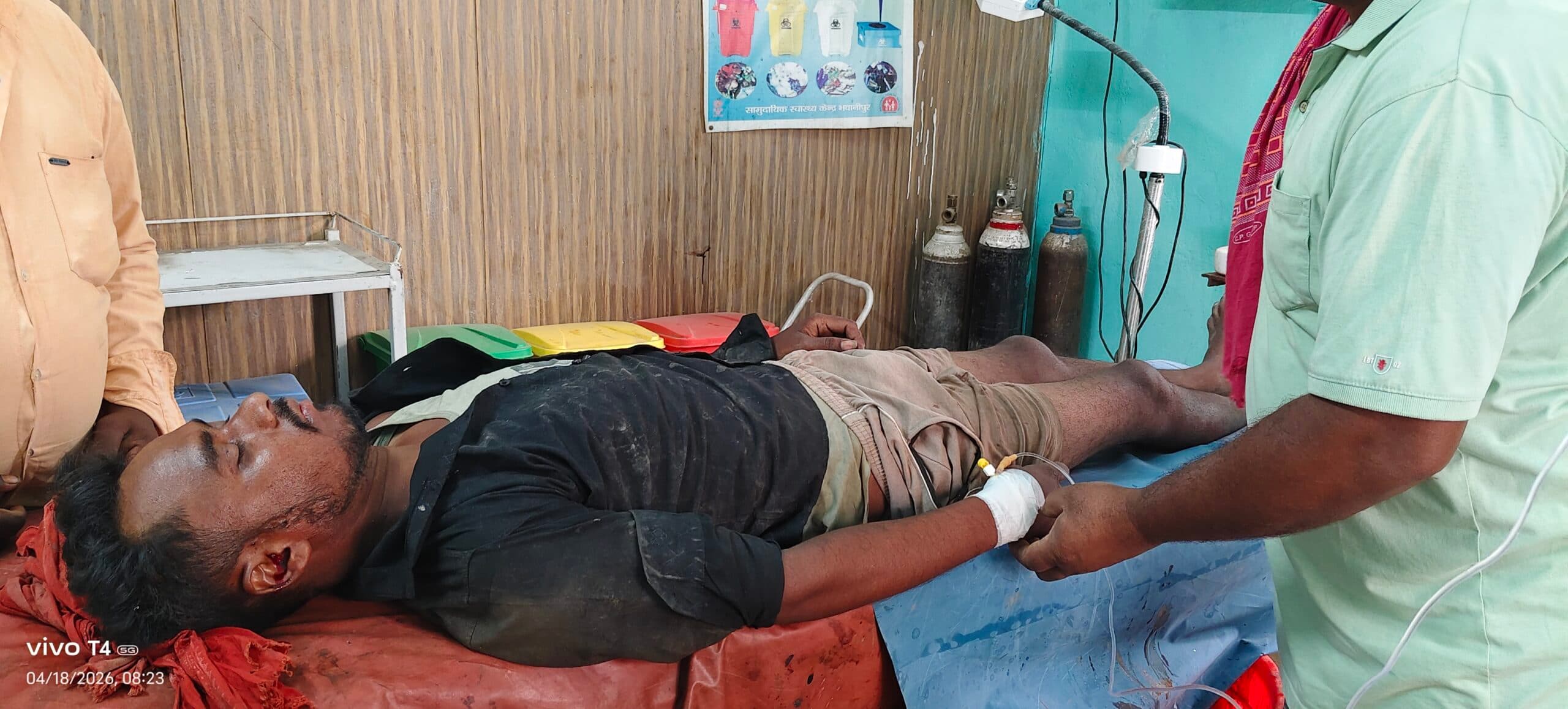 डुमरा गांव के समीप वाहन की ठोकर से युवक घायल, हायर सेंटर रेफर