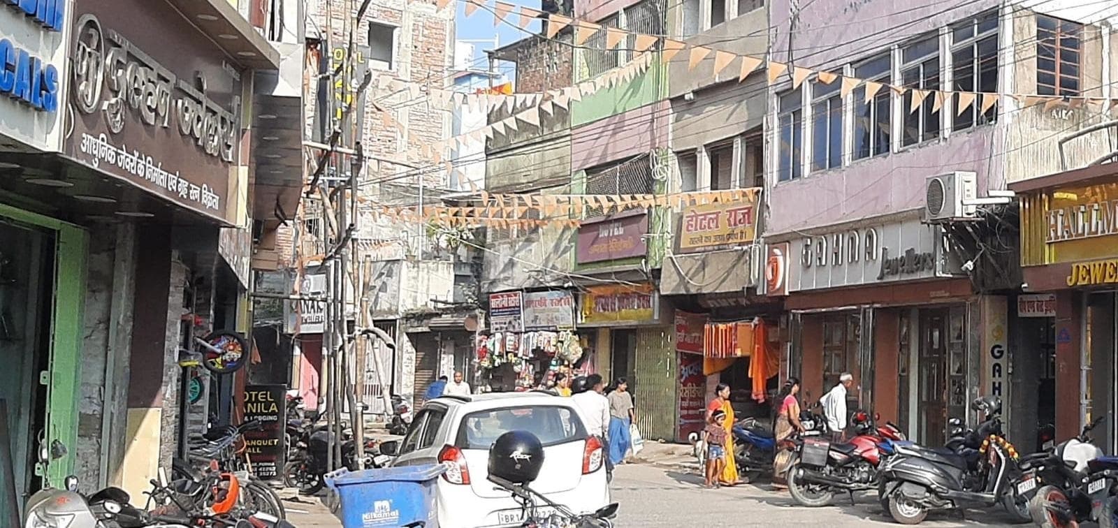 अक्षय तृतीया को ले सजकर तैयार पूर्णिया के बाजार, कारोबारियों को है धनवर्षा के आसार