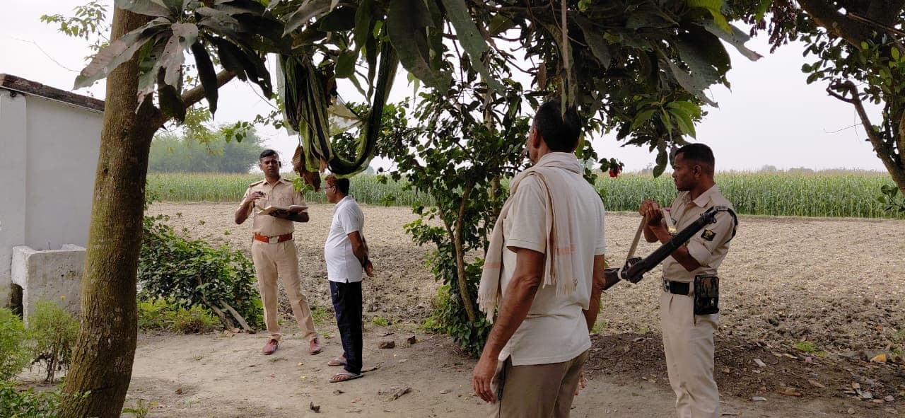 महिला को कमरे में किया बंद, सामान ले उड़े चोर