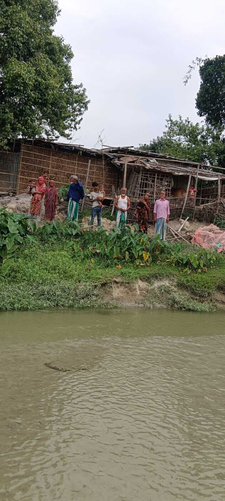 बरसात से पहले कटाव निरोधी कार्य कराने की मांग