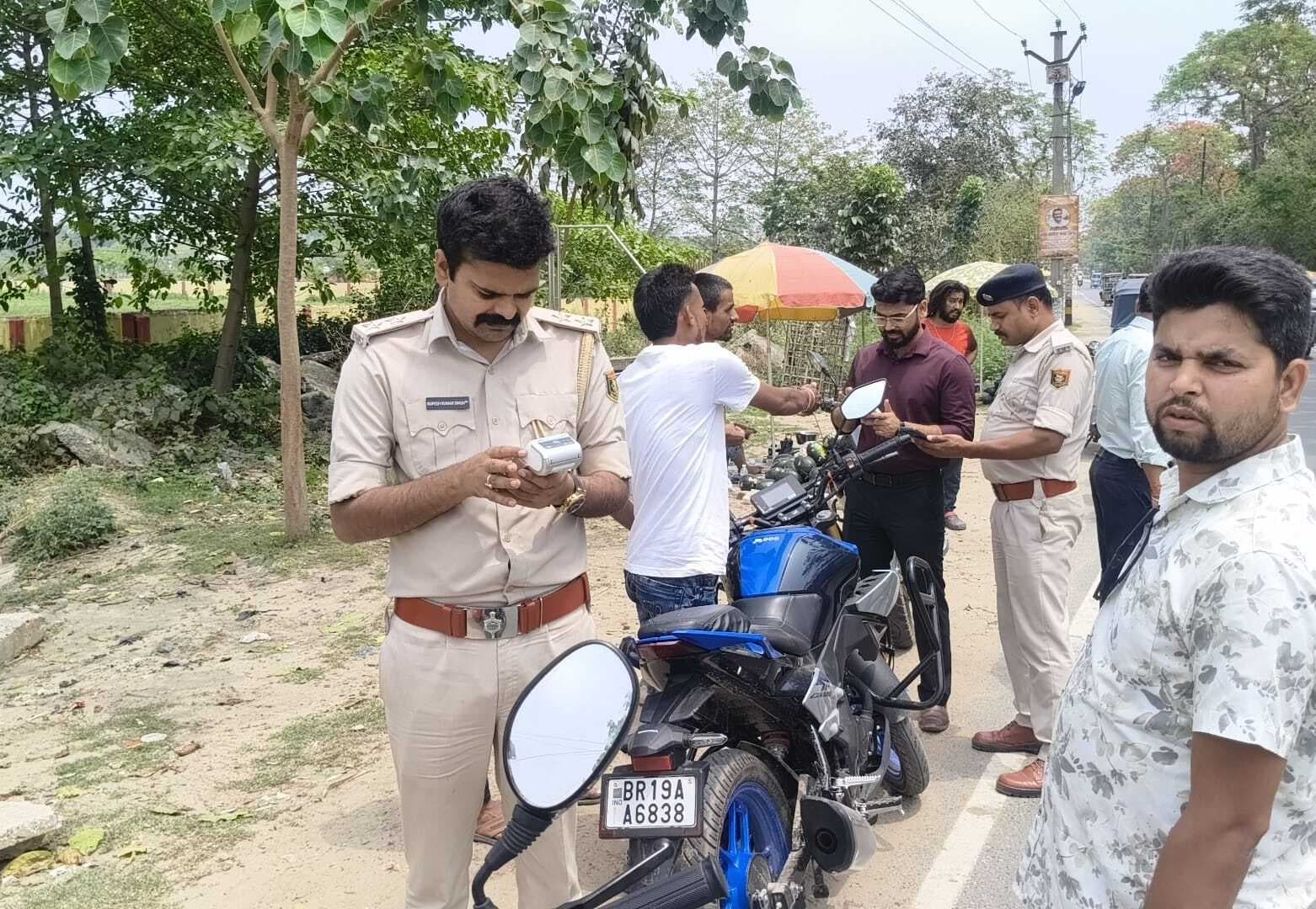 अपने वाहनों के सभी दस्तावेज पूर्ण रखें