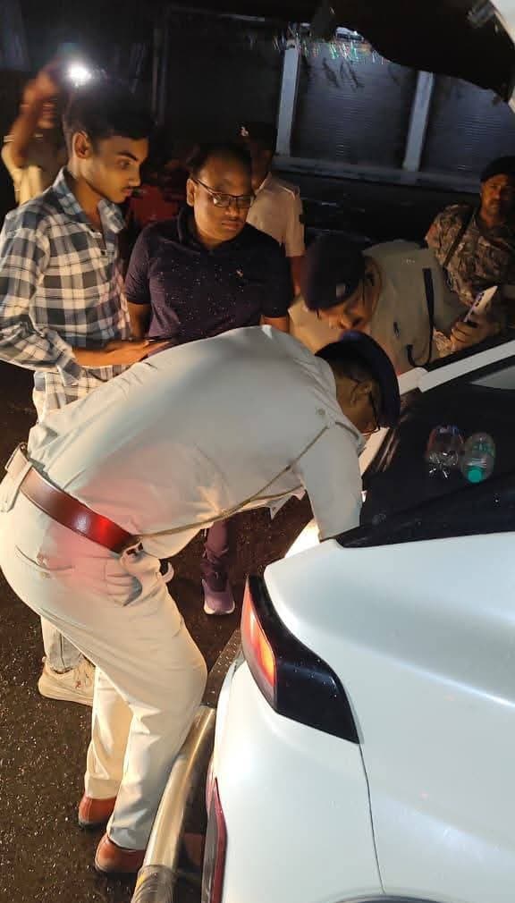 एसडीओ व एसडीपीओ के नेतृत्व में देर रात स्टेट हाइवे-99 पर हुई सघन वाहन चेकिंग