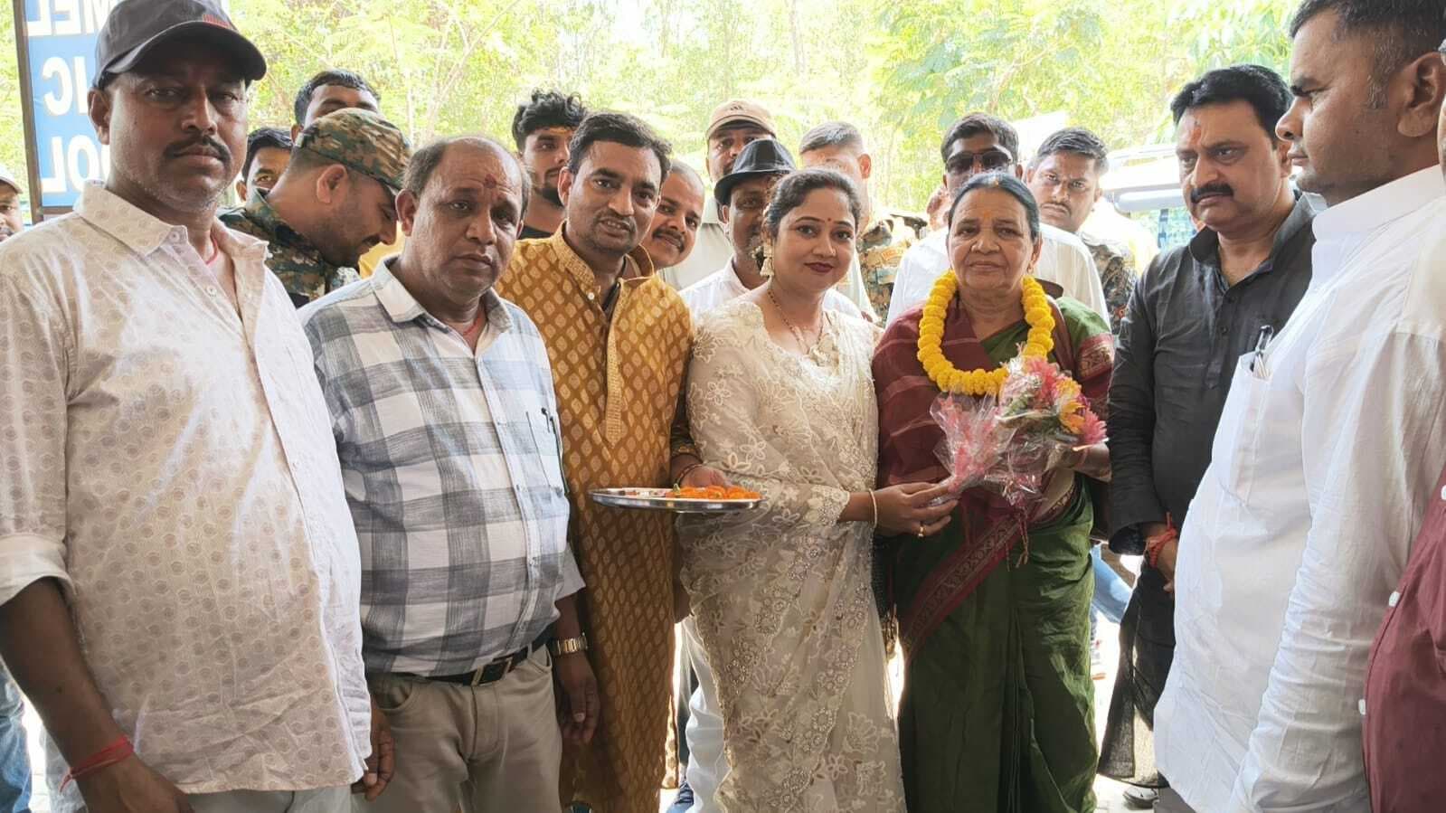 शिक्षा के बिना मानव जीवन अधूरा : विधायक सावित्री देवी