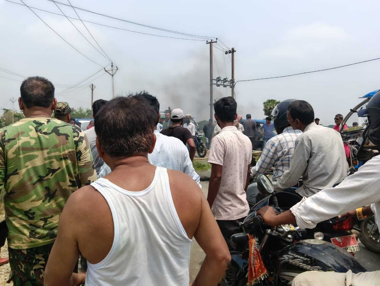 हाई वोल्ट तार की चपेट में आये दो मवेशी