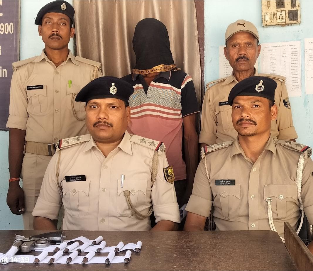 कट्टा, 13 कारतूस के साथ गोली चलाने वाला गिरफ्तार