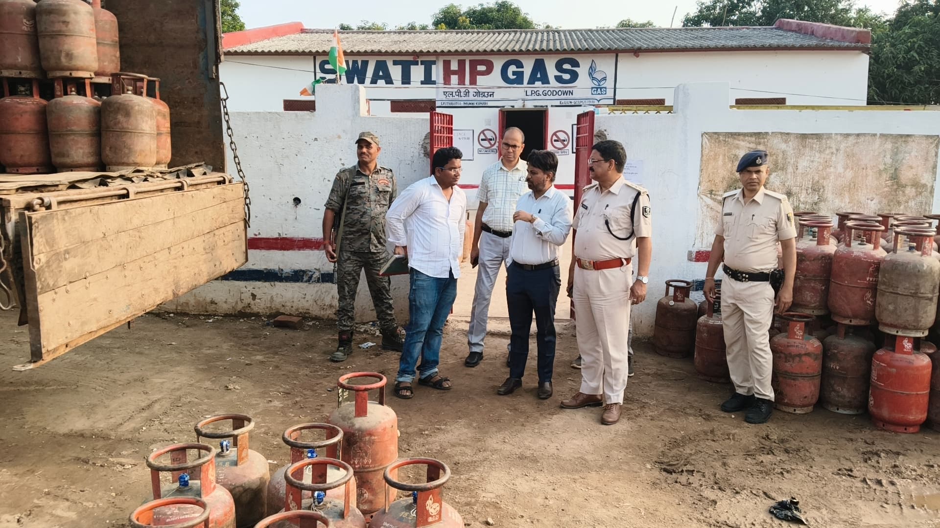 होम डिलीवरी पर जोर, भीड़ से बचने व ऑनलाइन बुकिंग की अपील की