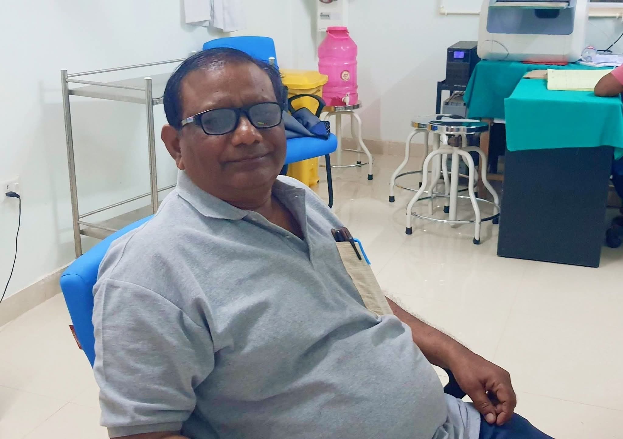 बाइक दुर्घटना में सेवानिवृत्त चिकित्सा अधिकारी घायल