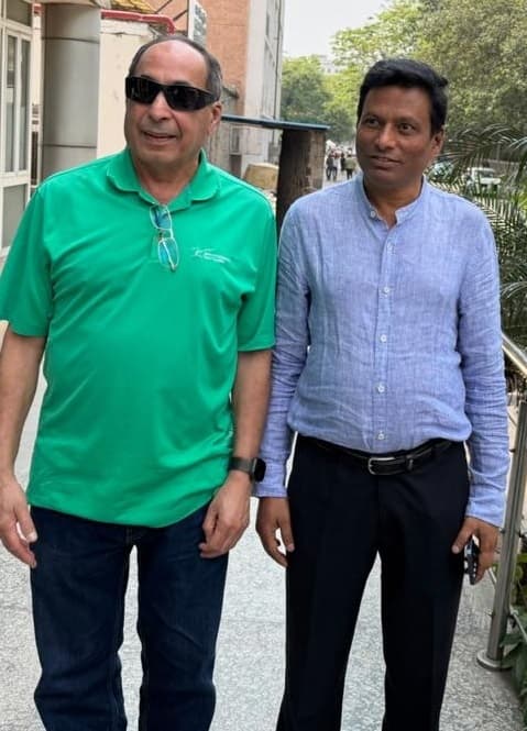 बच्चों को समय से पहले बूढ़ा बना रहे स्मार्ट फोन