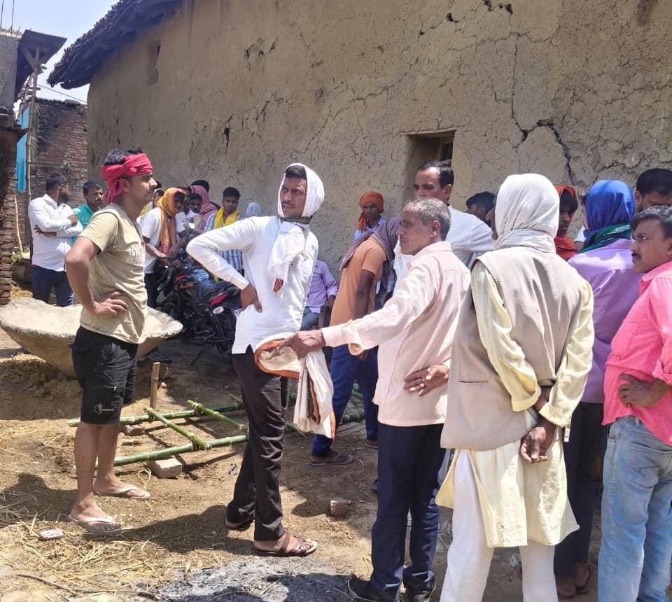 रफ्तार का कहर: जमुआ गांव के पास पेड़ से जा भिड़ी बाइक, बुझ गया घर का चिराग