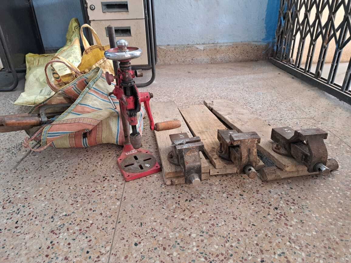 तौफिर दियारा में मिनीगन फैक्टरी का उद्भेदन, एक निर्मित व दो अर्धनिर्मित पिस्टल बरामद, एक गिरफ्तार