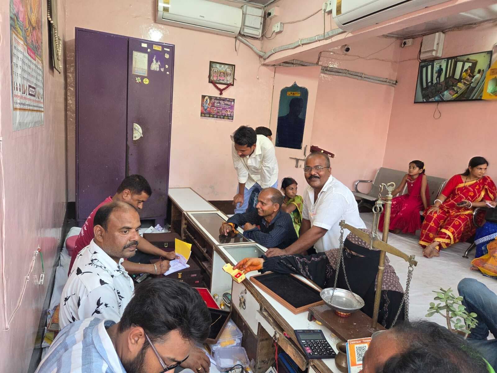 अक्षय तृतीया पर बाजारों में दिखी रौनक, आठ करोड़ का हुआ व्यवसाय