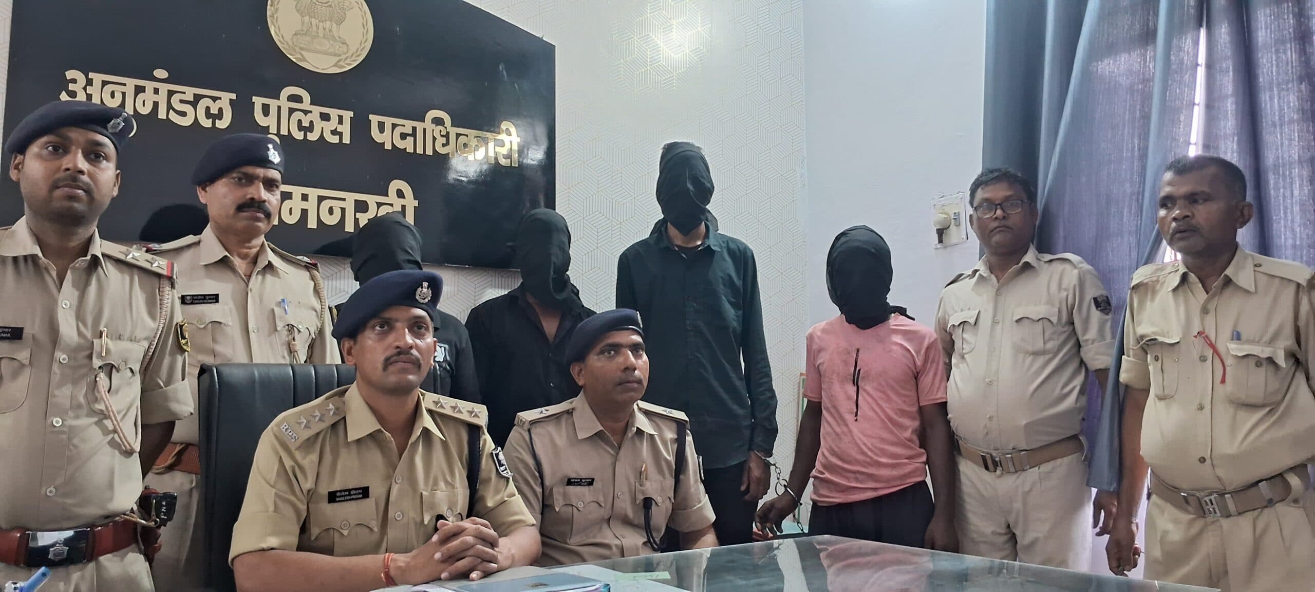 बनमनखी में लूटपाट की योजना बनाते चार अपराधी हथियार के साथ गिरफ्तार, फरार दो की तलाश