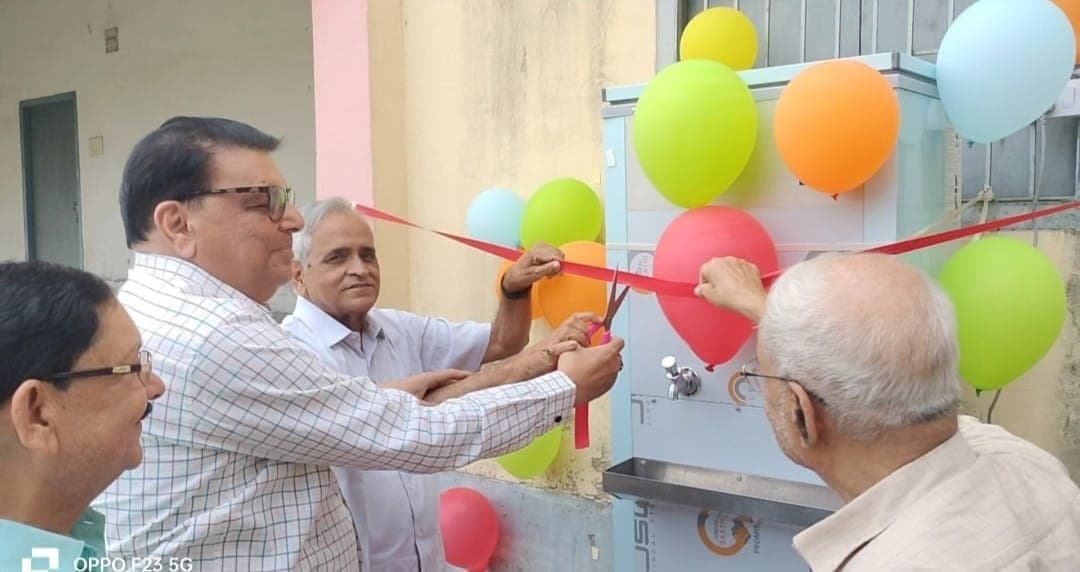 कलाभवन में कलाकारों को मिला शुद्ध पेयजल वाटर कूलर मशीन