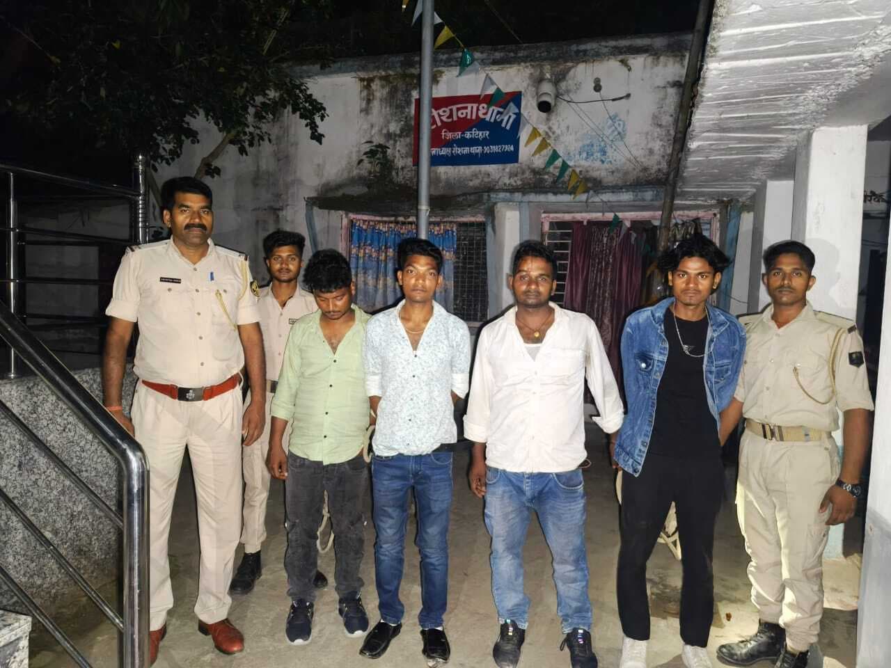 पुलिस ने चार शराबियों को न्यायिक हिरासत में भेजा
