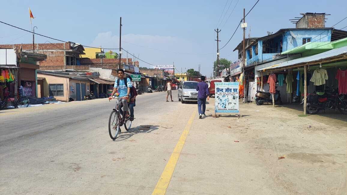 भीषण गर्मी में पेयजल की सुविधा नहीं, राहगीर परेशान