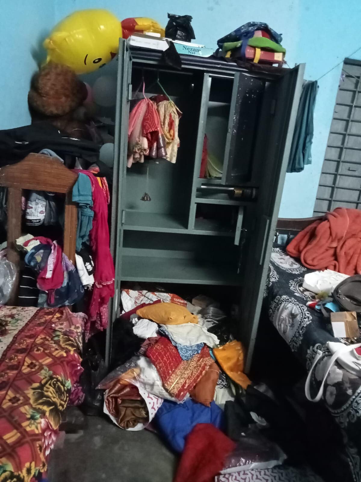 जोगबनी के रेल क्वार्टर में आभूषण सहित कई कीमती सामानों की चोरी