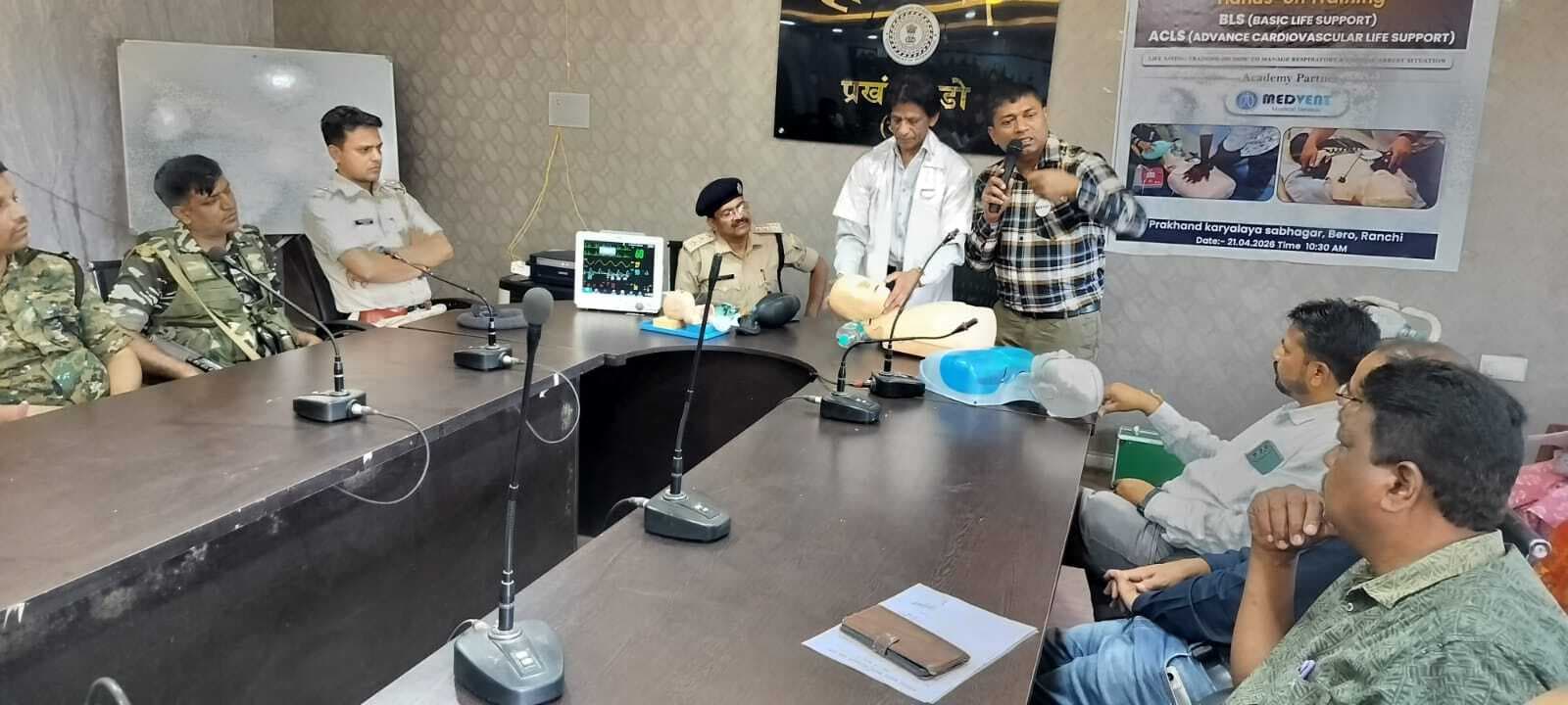 हार्ट अटैक या दुर्घटना केे बाद सीपीआर देने को लेकर कार्यशाला