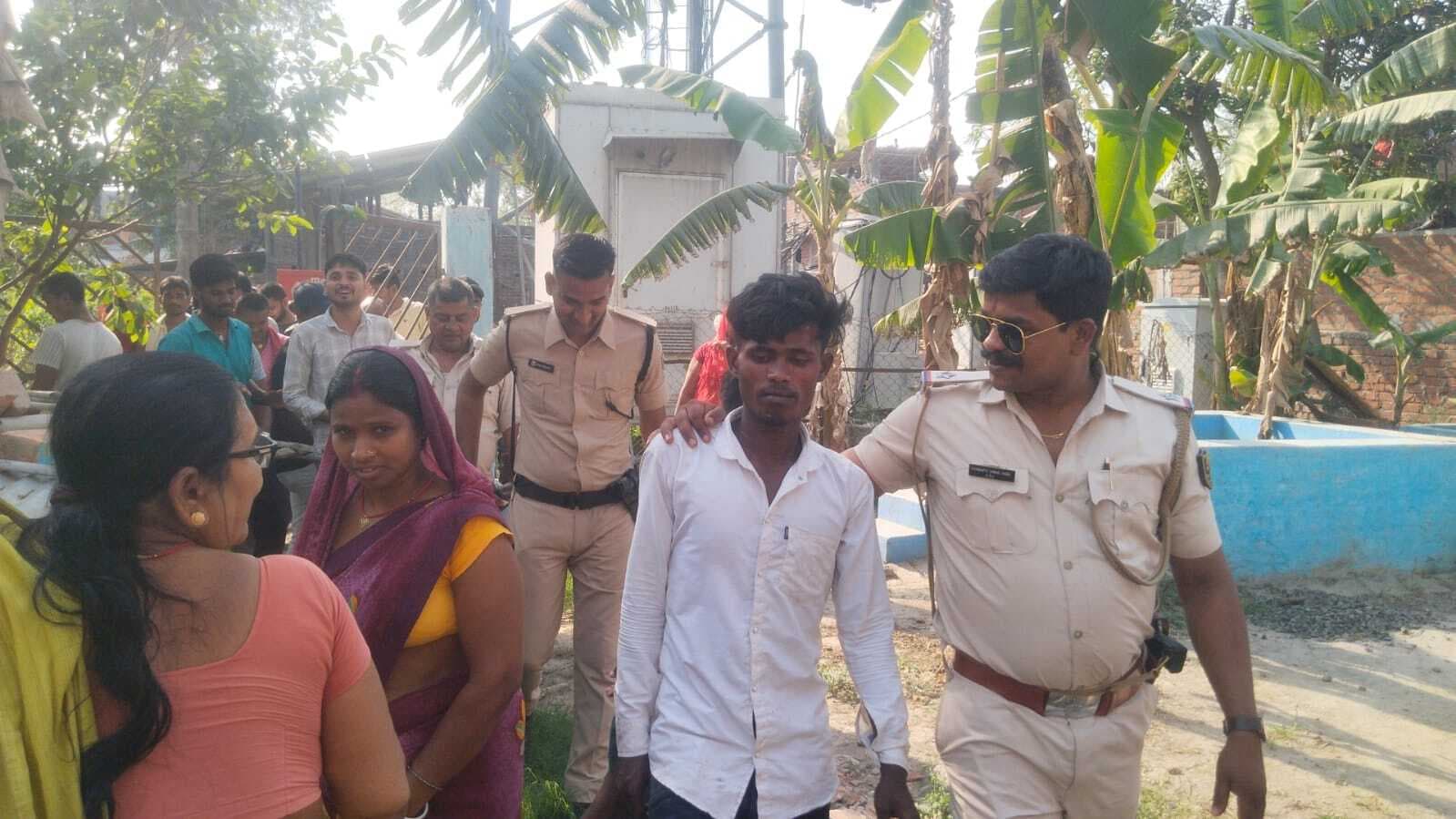 मां ने गुस्से में कहा मर जाओ, बेटा मोबाइल टावर पर चढ़कर आत्महत्या का किया प्रयास