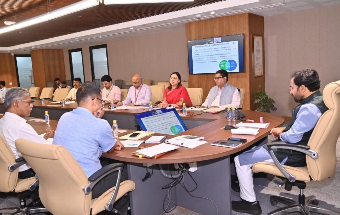 Dhanbad News: आधुनिक तकनीक व बेहतर प्रबंधन से कोयला उत्पादन बढ़ायें : कोयला मंत्री