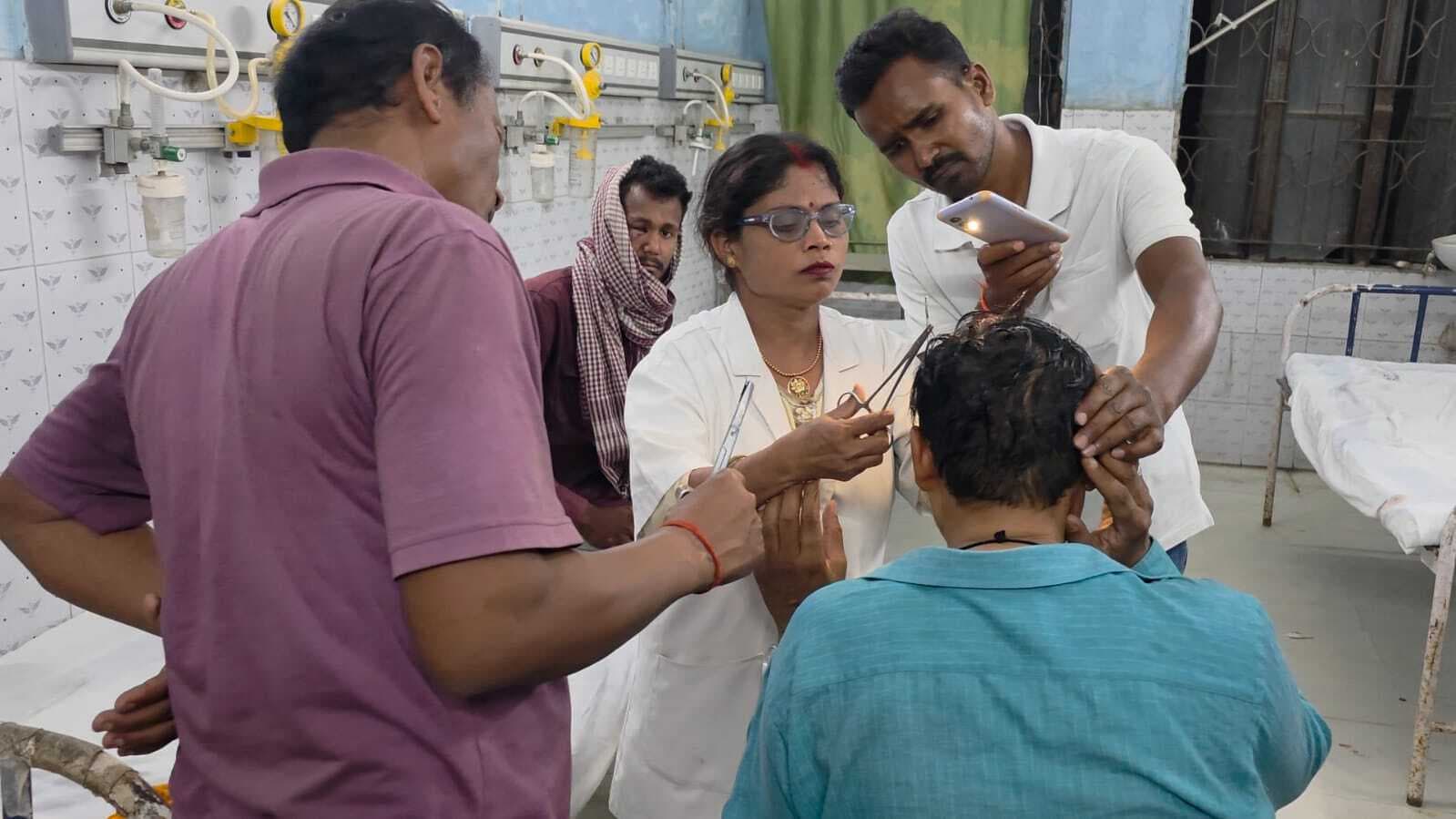 युवक के बुलावे पर पहुंचे बदमाशों ने की ताबड़तोड़ फायरिंग, दो लोग जख्मी