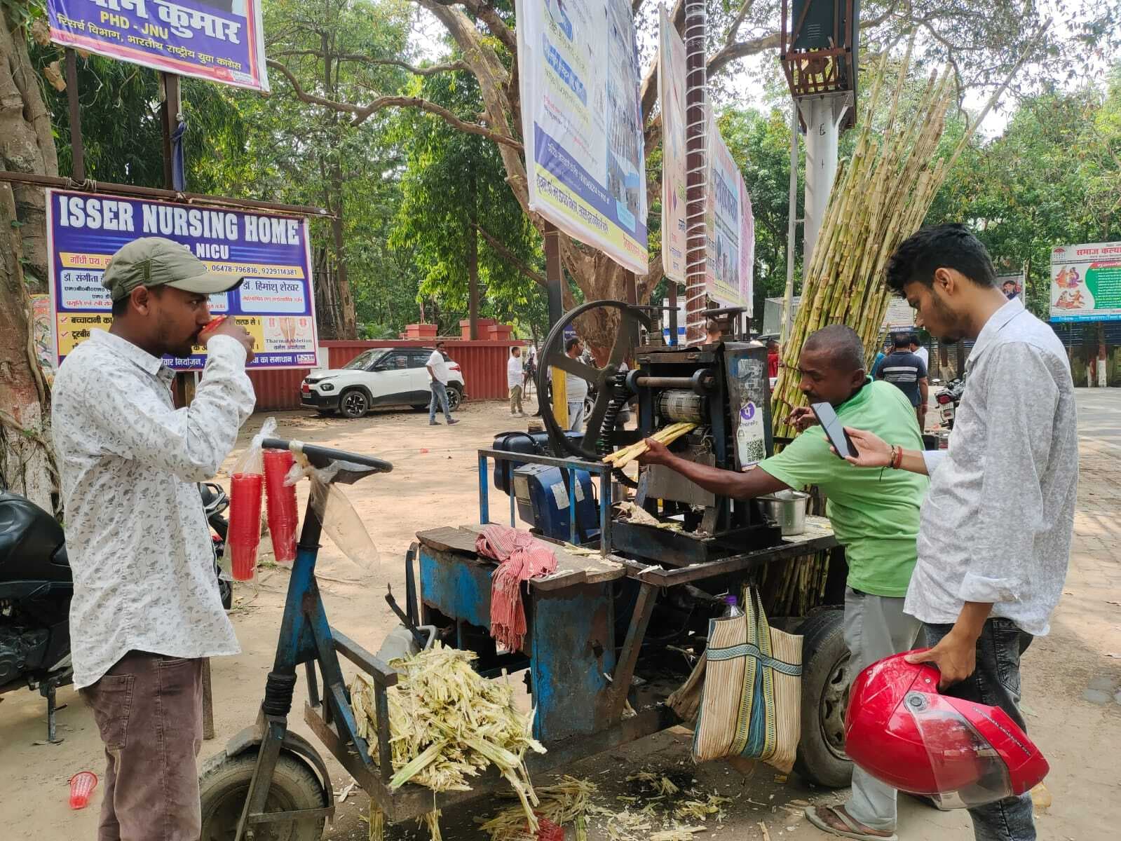 सूर्य की तपिश से पंखे व कूलर भी तोड़ रहे दम, लोग बेहाल