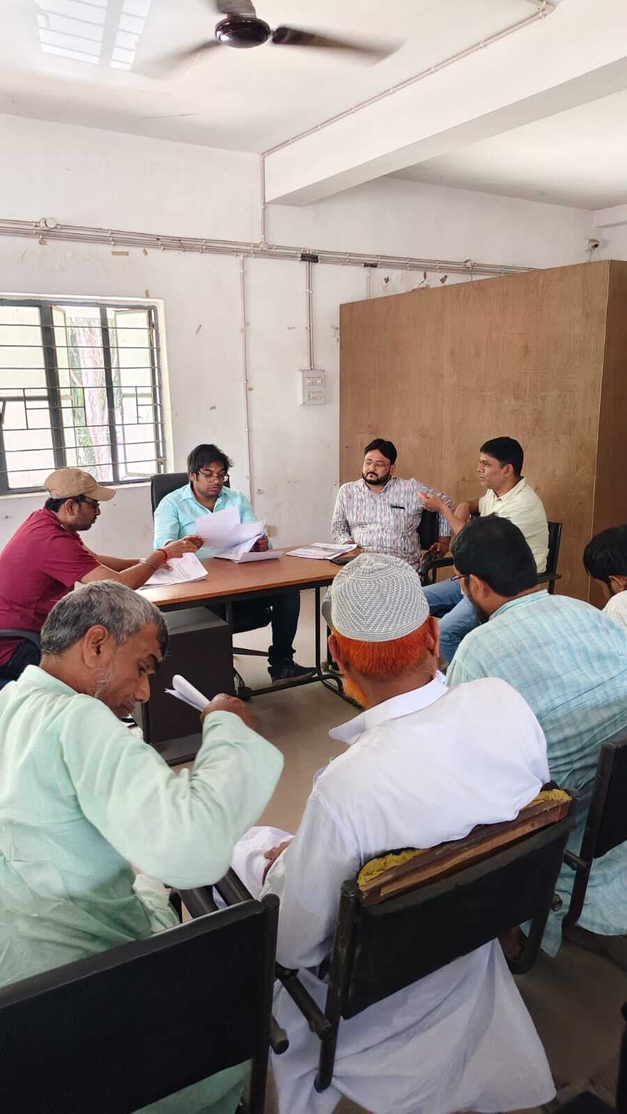 अल्पसंख्यक आवासीय विद्यालय में नामांकन को लेकर विचार विमर्श