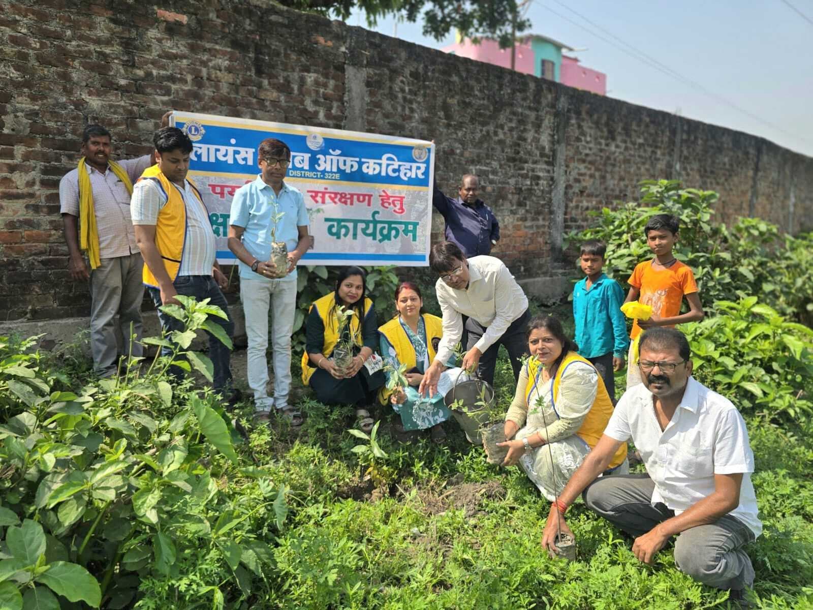 लायंस क्लब की ओर से किया गया पौधरोपण