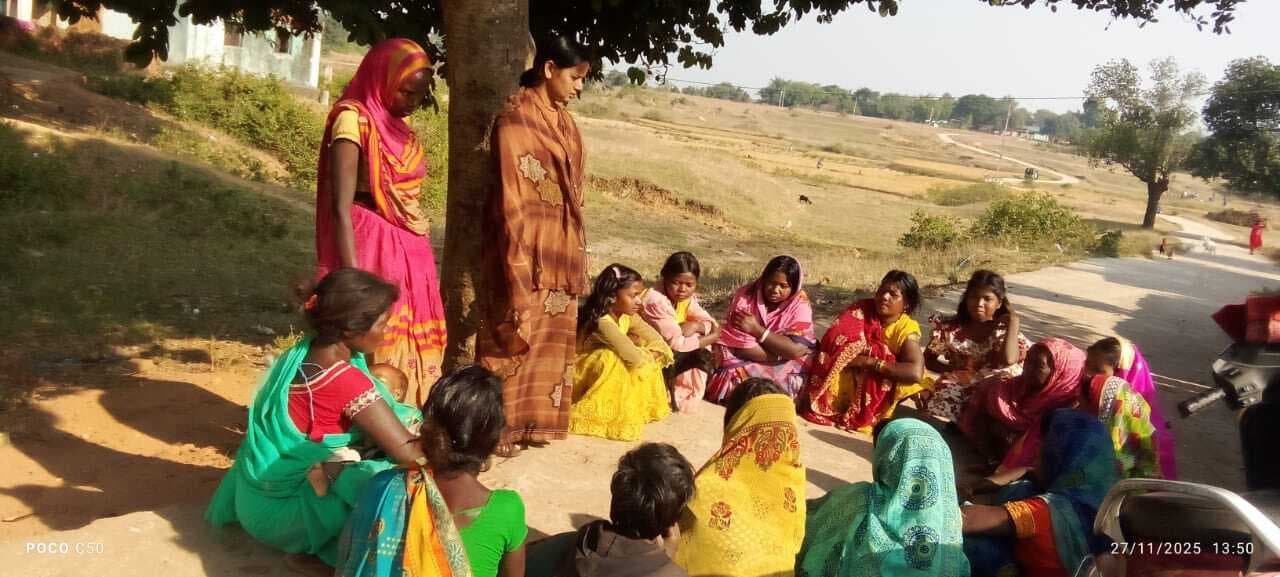 महिलाओं को योजनाओं की दी गयी जानकारी