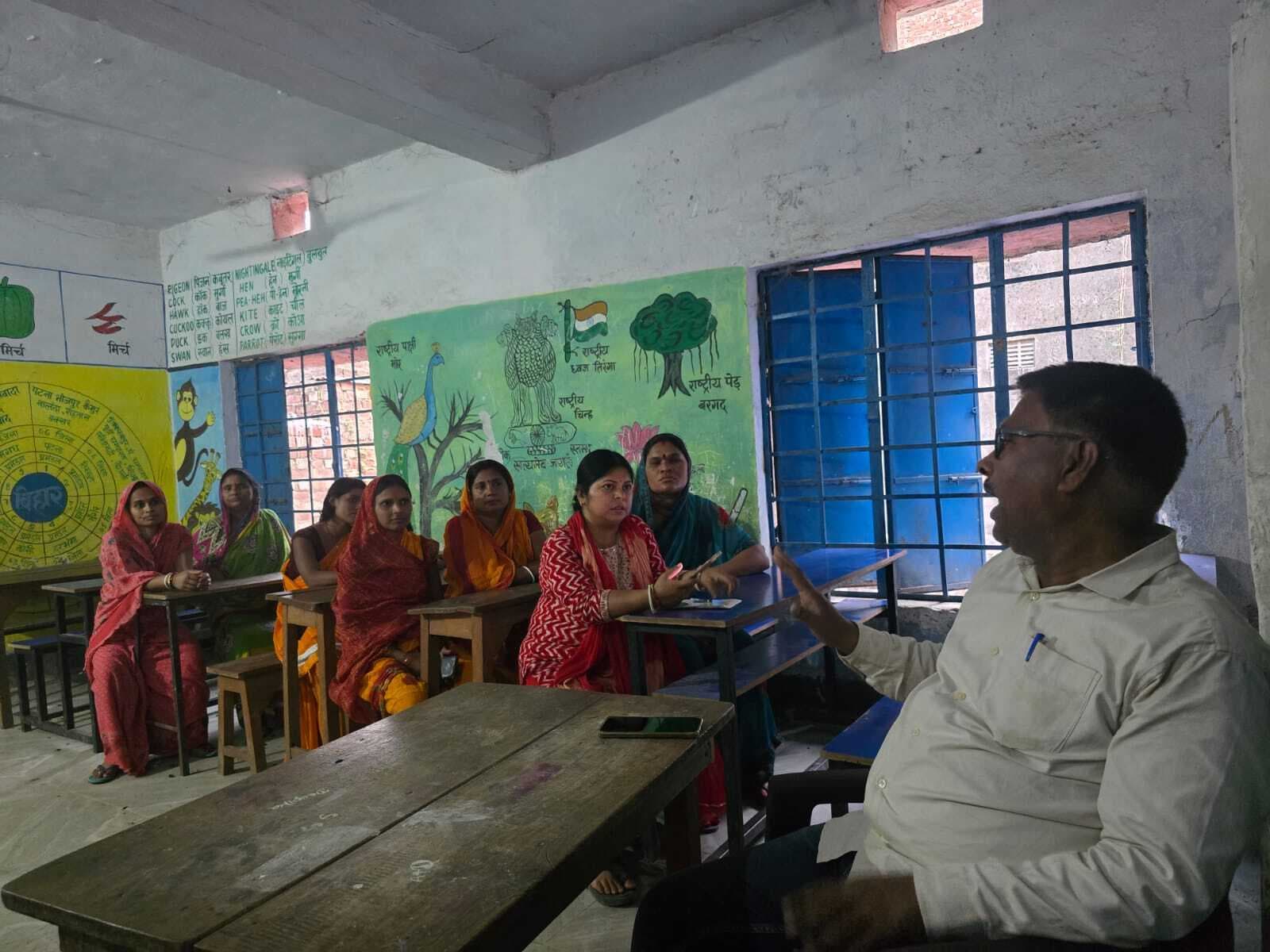 दिन में सभा, रात में चौपाल लगाकर स्वगणना को किया जा रहा जागरूक