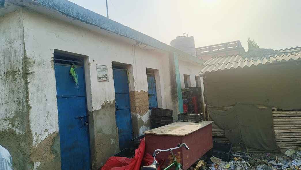 निर्माण के पांच साल बाद भी शौचालय आमजन के लिए बंद