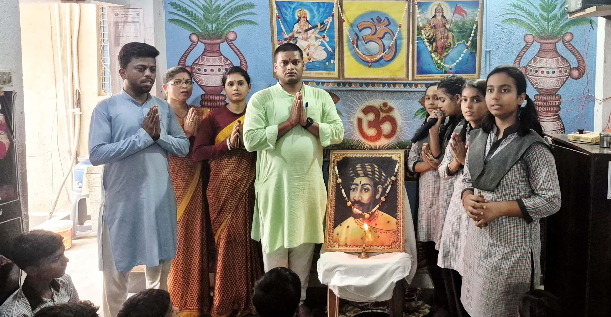 विभिन्न विद्यालयों में उल्लास के साथ मनाई गयी बाबू वीर कुंवर सिंह की जयंती