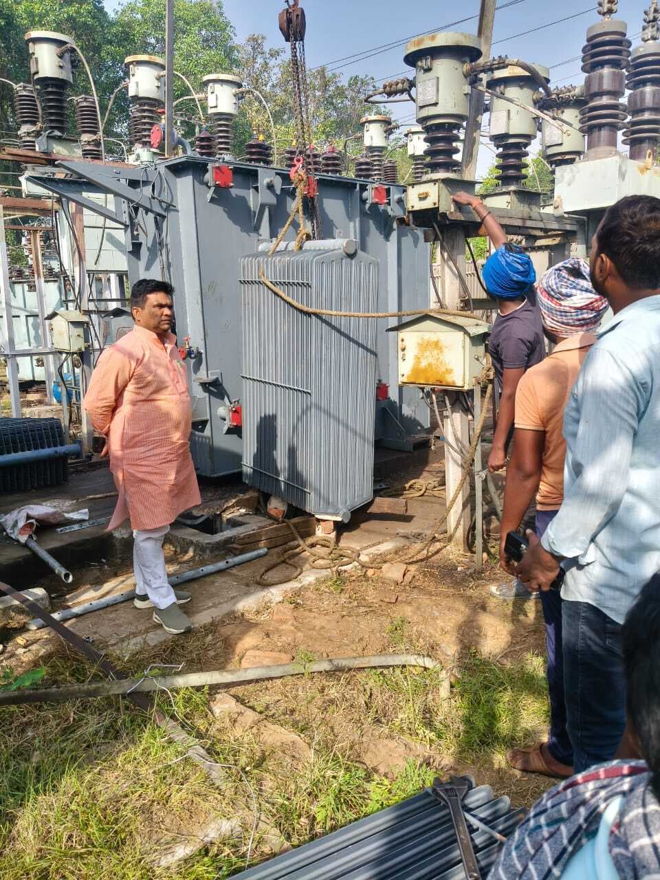 चिलचिलाती गर्मी में बिजली की आंख-मिचौली से लोगों का हाल बेहाल