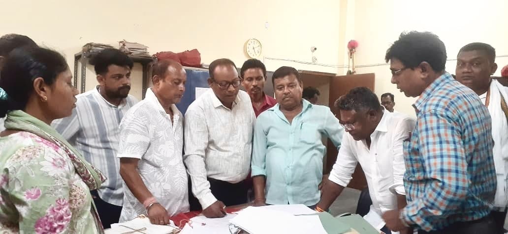 East Singhbhum News : कार्यों में पारदर्शिता लायें, लापरवाही बर्दाश्त नहीं : सोमेश