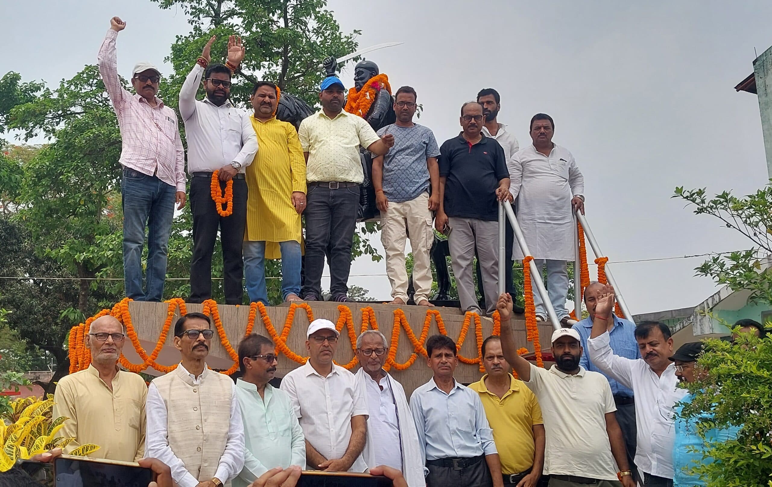 1857 की क्रांति में बाबू कुंवर सिंह की अदम्य पराक्रम को याद कर कृतज्ञ हो गये लोग