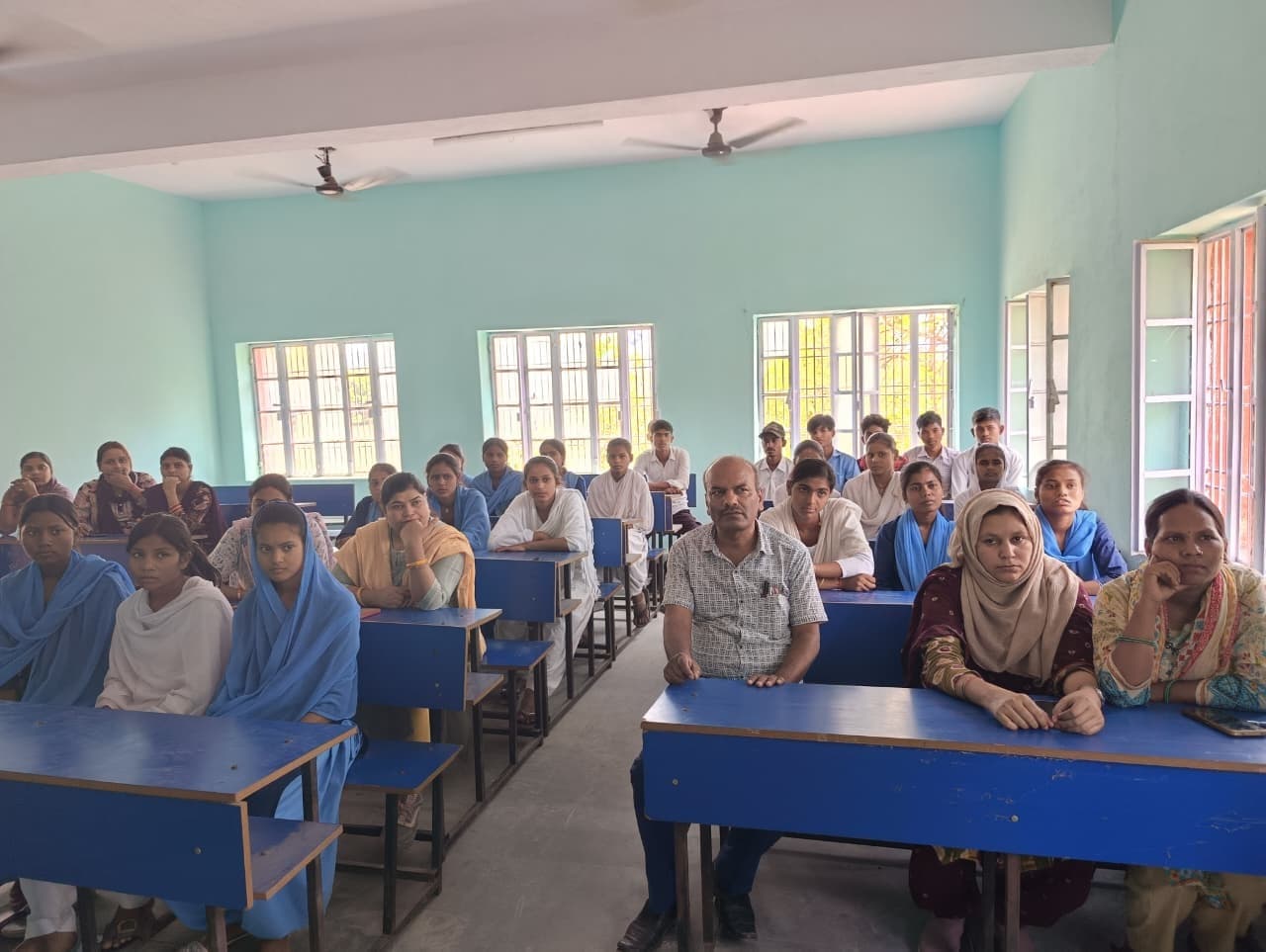 खजुरिया स्कूल में एआइ संगोष्ठी, तकनीक के भविष्य पर मंथन