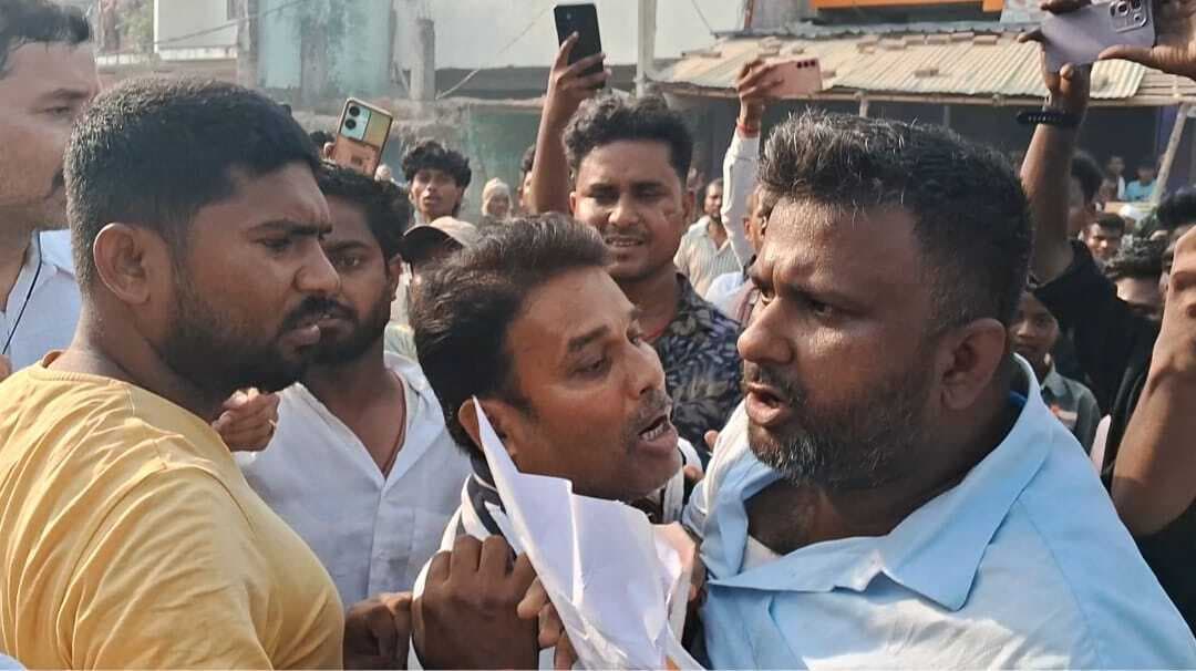 सड़क हादसे में युवक की मौत, एनएच 107 पर शव रखकर दो घंटे किया जाम