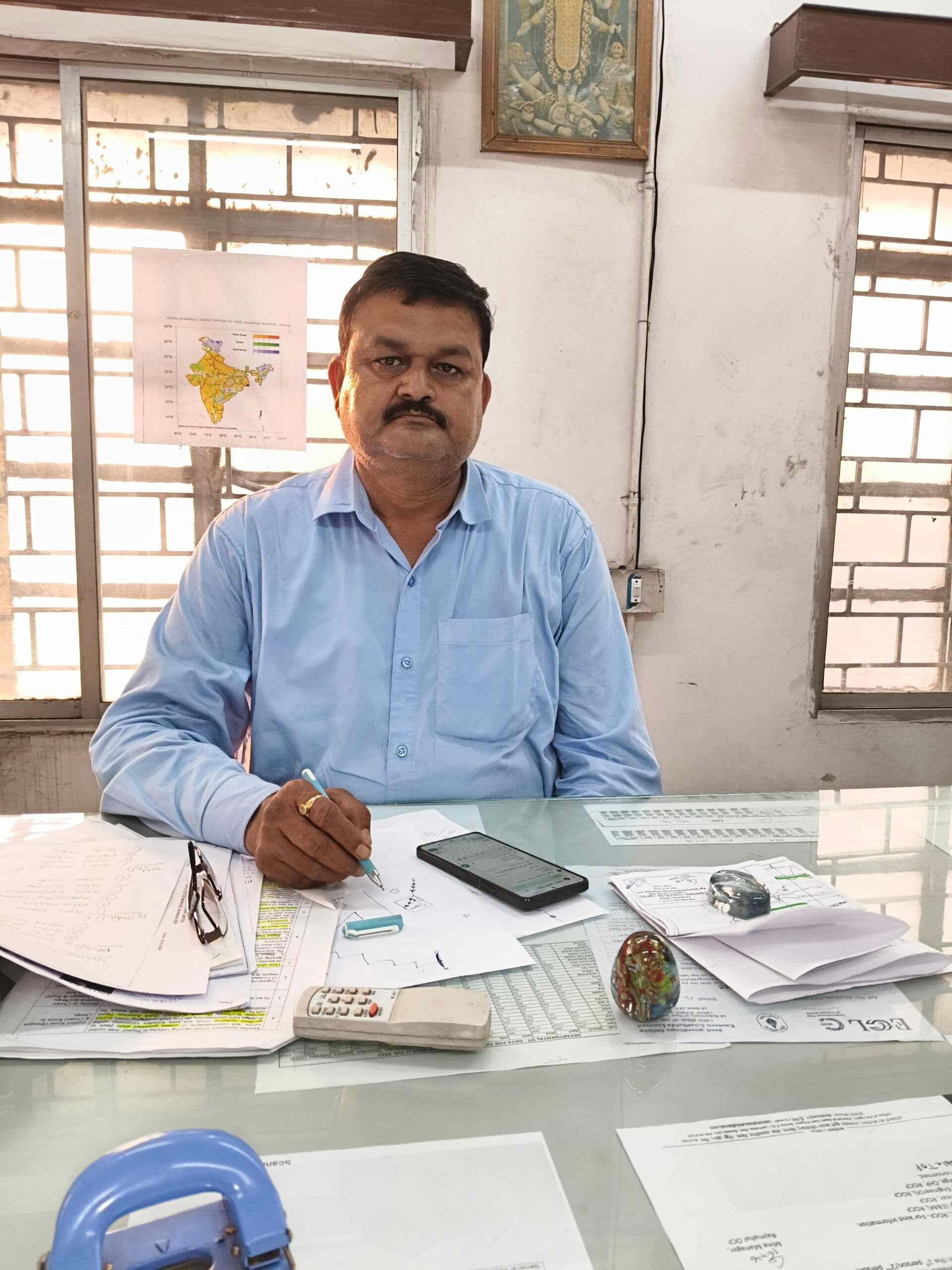 खनन मैनेजर के प्रमोशन से परियोजना क्षेत्र में खुशी