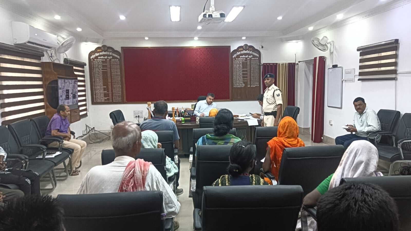 जनसुनवाई में डीएम की पहल, 58 आवेदनों पर त्वरित कार्रवाई के निर्देश, पारदर्शी समाधान का भरोसा