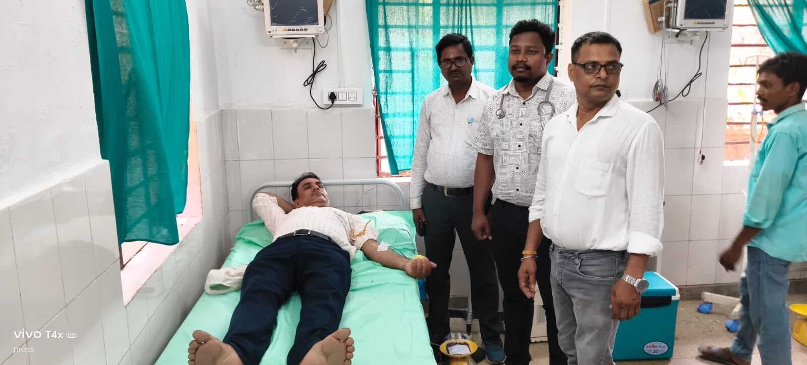 कुंडहित सीएचसी में सात युवाओं ने किया रक्तदान