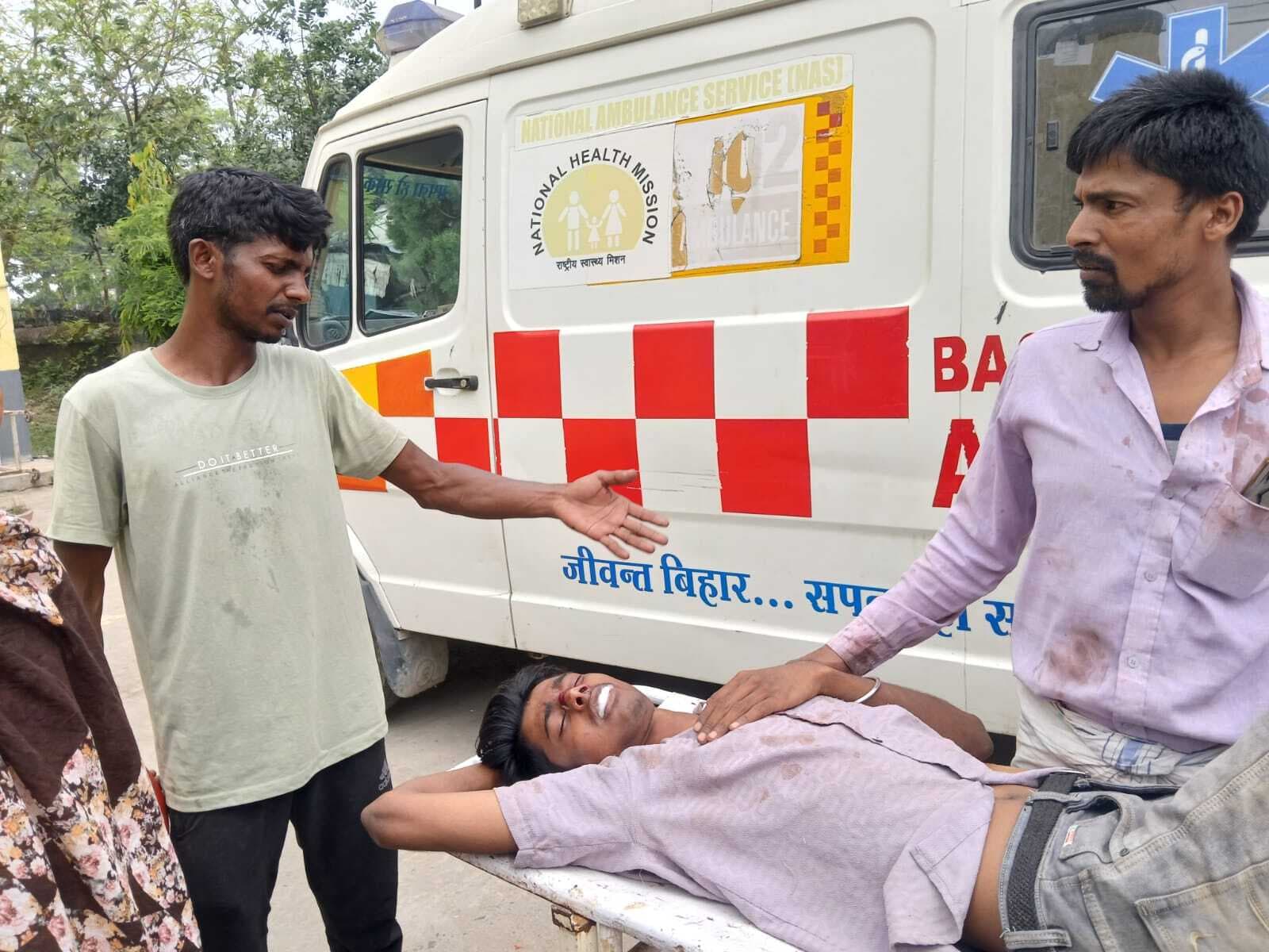 घरेलू विवाद में सगे भाइयों के बीच खूनी संघर्ष, भाई-भतीजा समेत कई घायल