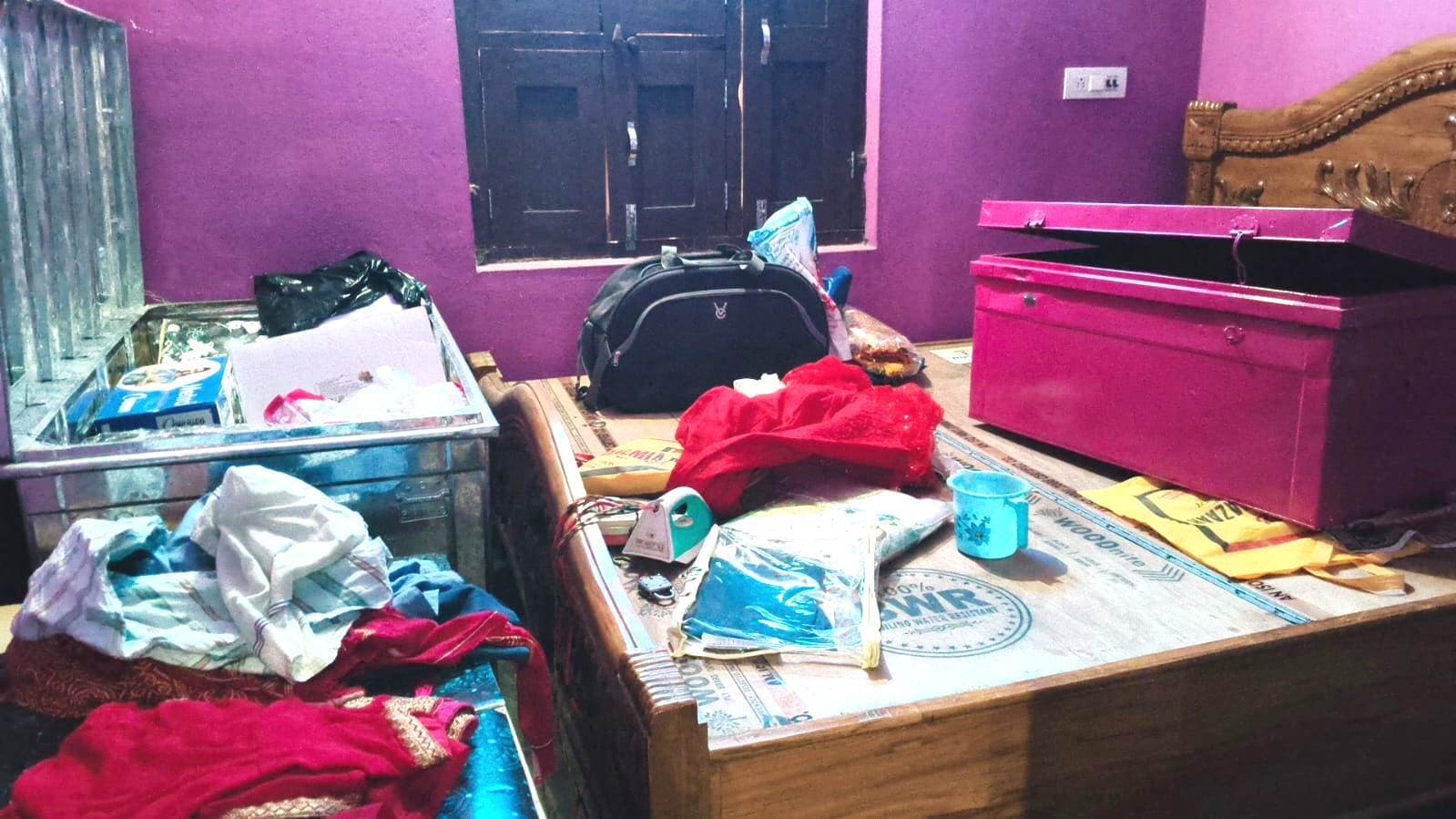 बंद घर से 75 लाख के जेवर व एक लाख नकदी लेकर फरार हुए चोर