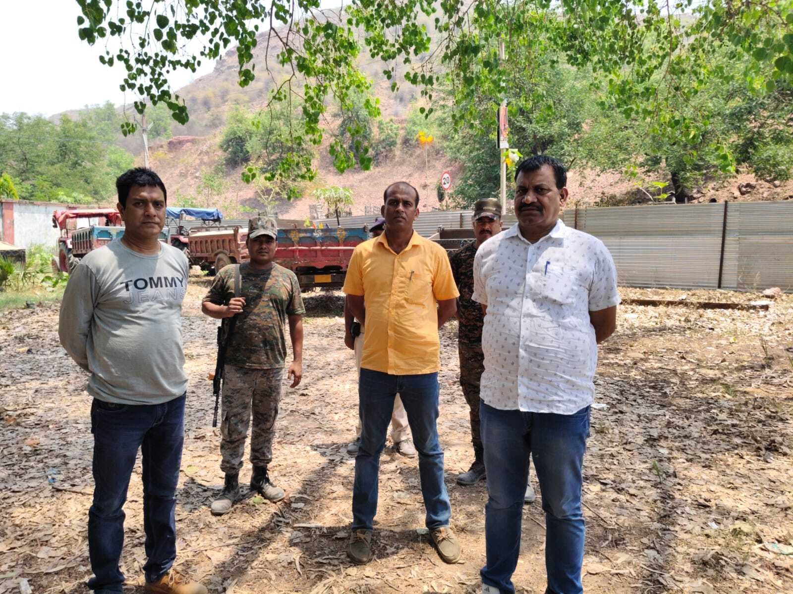 अवैध बालू खनन के खिलाफ कार्रवाई, तीन ट्रैक्टर जब्त