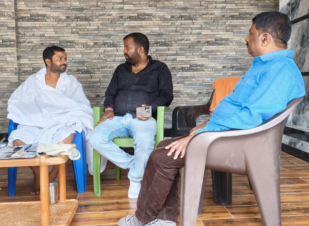 शोकाकुल परिजनों से मिल सांसद प्रतिनिधि ने जतायी संवेदना