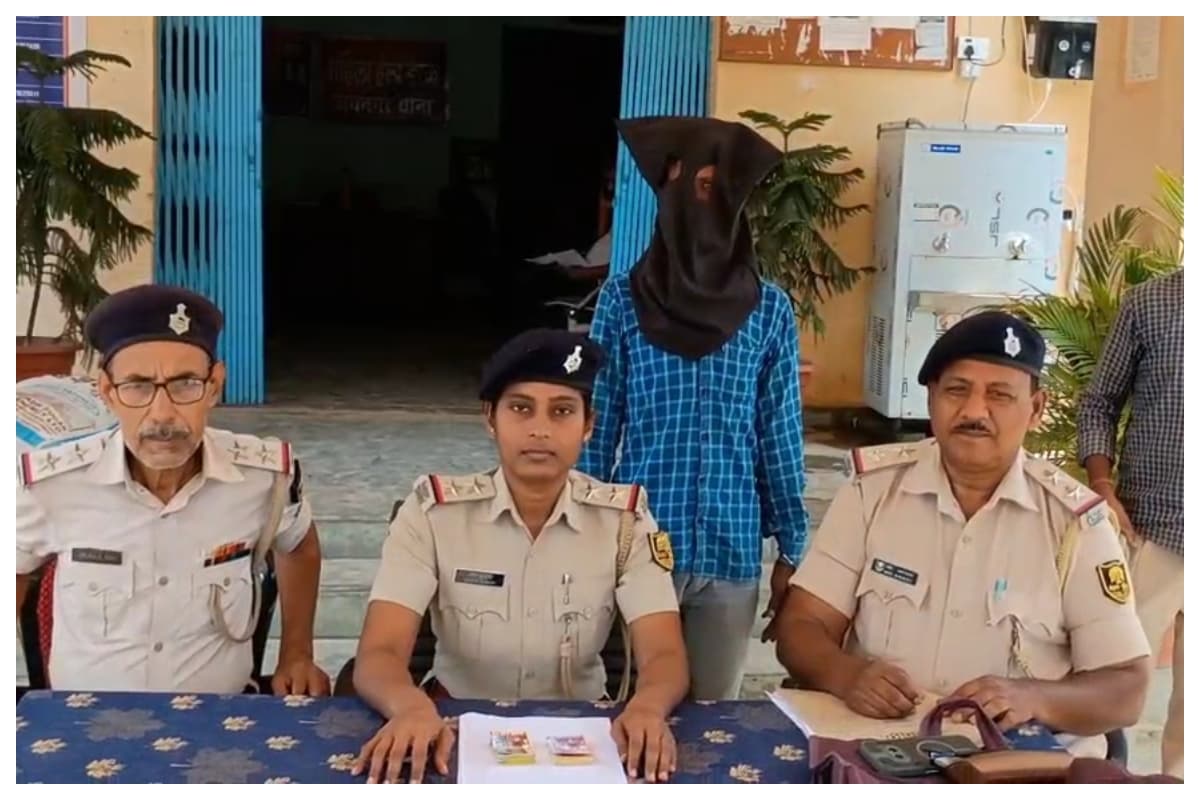 Madhubani: अवैध लॉटरी कारोबार पर शिकंजा, पुलिस छापेमारी में 115 लॉटरी टिकट बरामद, एक गिरफ्तार